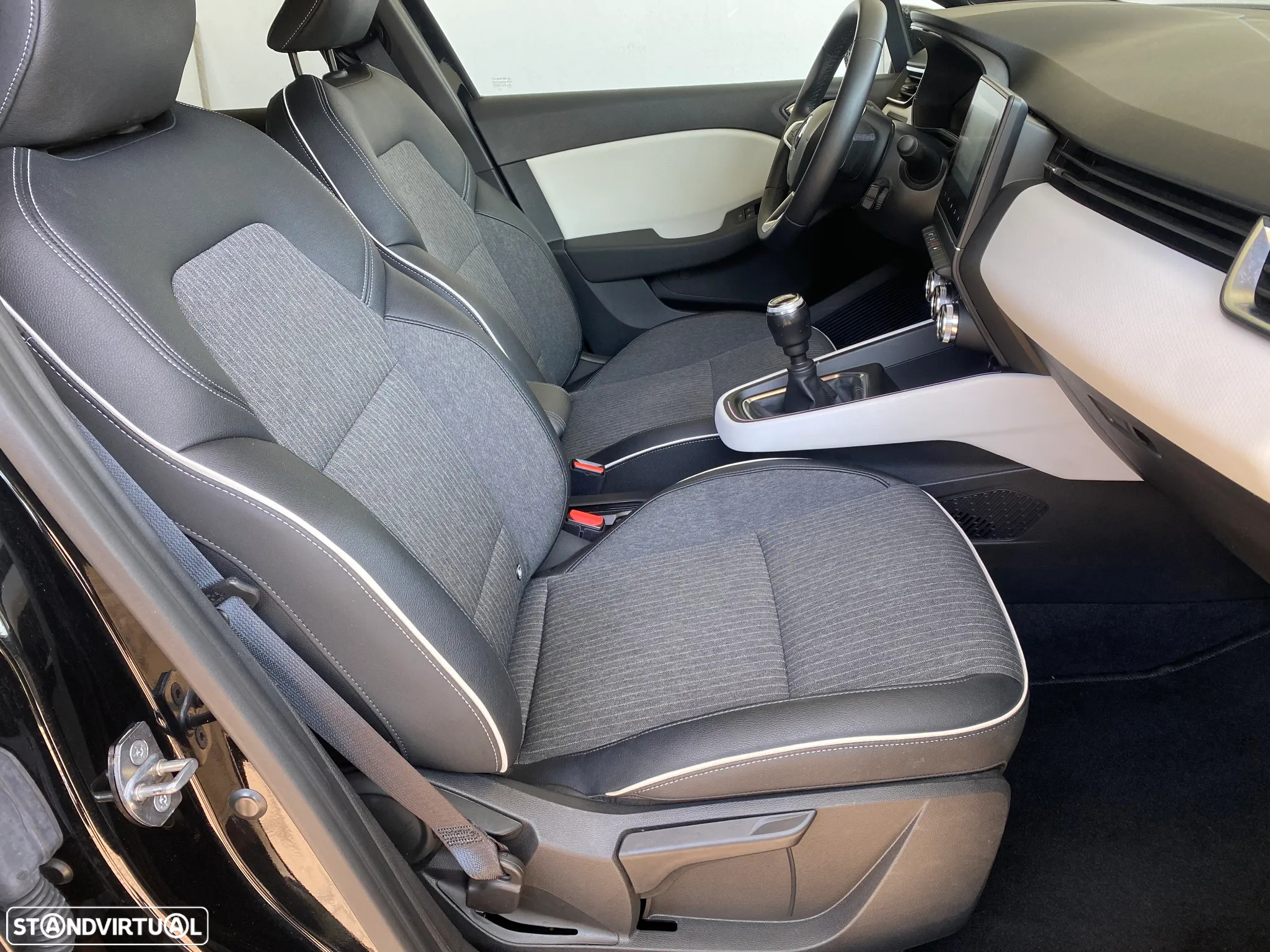 Renault Clio 1.0 TCe Limited Bi-Fuel - 13