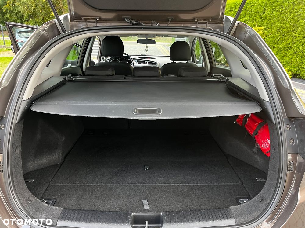 Kia Ceed 1.6 CRDi 128 Dream Team Edition - 16