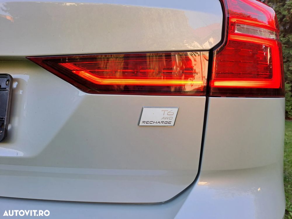 Volvo V60 T6 AWD Twin Engine Geartronic Momentum Pro - 9