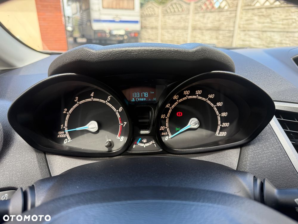Ford Fiesta - 24