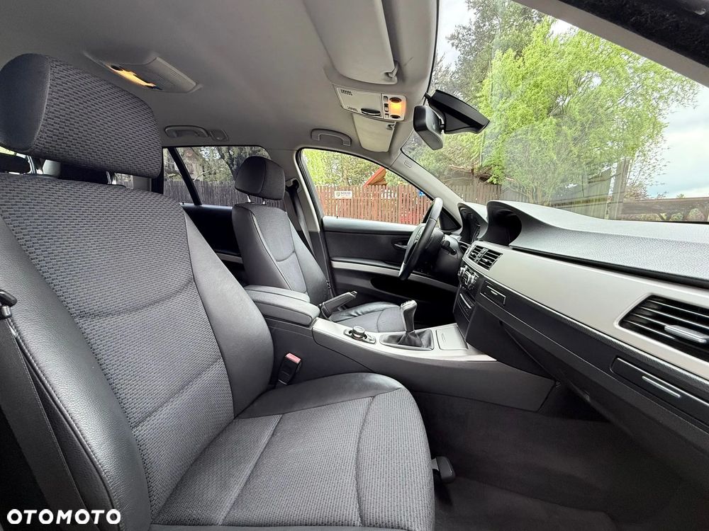 BMW Seria 3 330d - 28