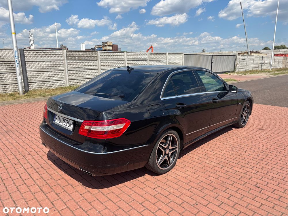 Mercedes-Benz Klasa E 220 CDI DPF BlueEFFICIENCY Automatik Avantgarde - 4