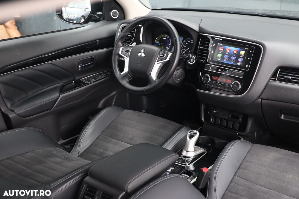 Mitsubishi Outlander PHEV 2.4 L 4X4 Instyle - 21