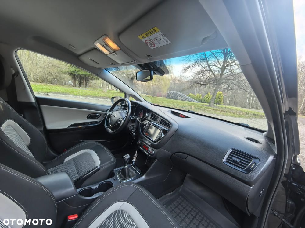 Kia Ceed 1.6 GDI Platinum Edition - 30