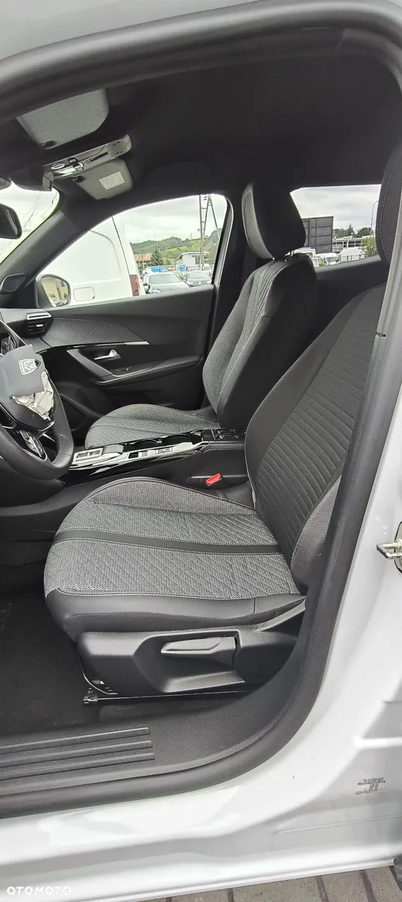 Peugeot 2008 PureTech 130 EAT8 Active Pack - 10