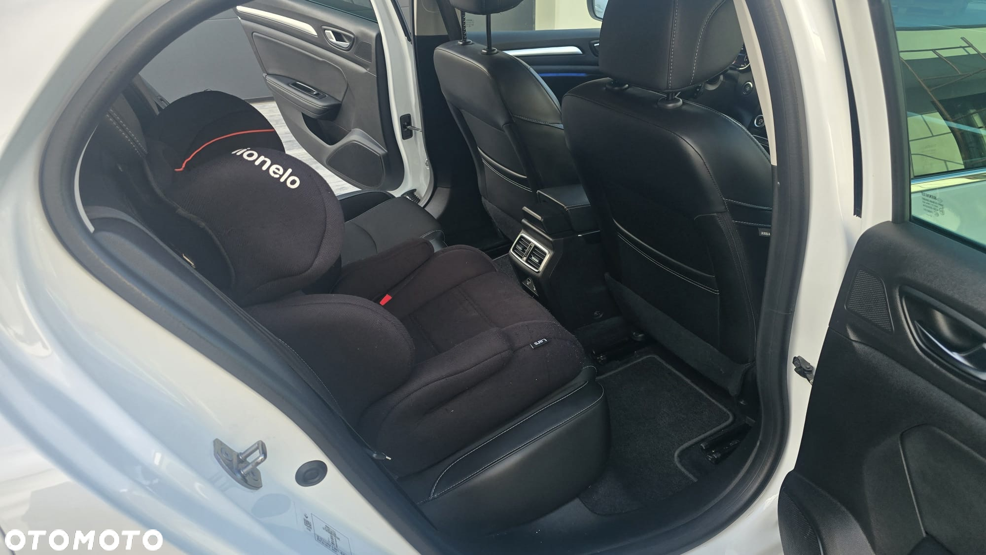 Renault Megane 1.3 TCe Intens EDC - 22