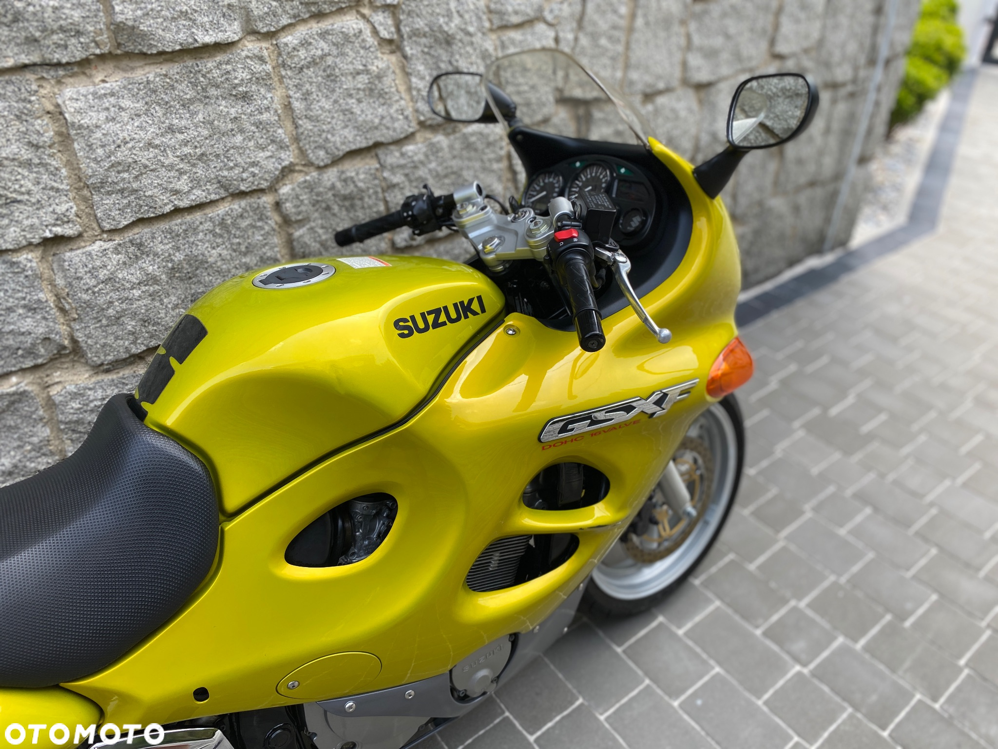 Suzuki GSX - 7