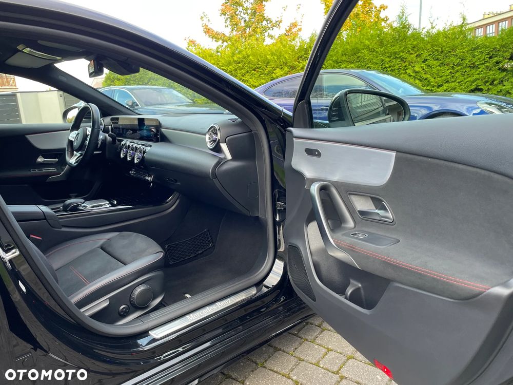 Mercedes-Benz Klasa A 180 AMG Line 7G-DCT - 18