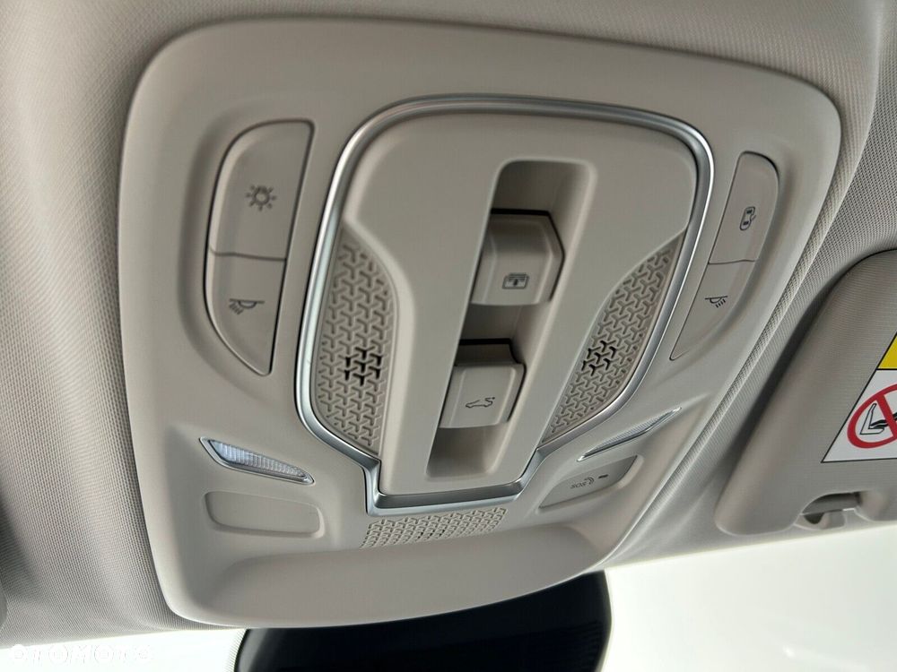 MG ZS Hybrid+ - 14