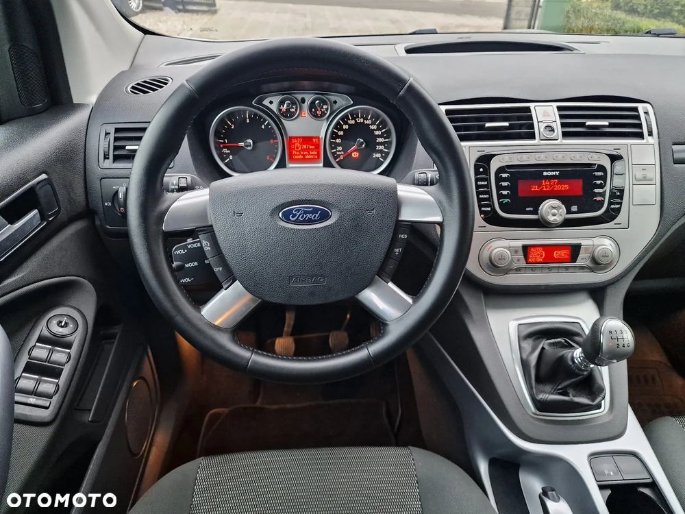 Ford Kuga 2.0 TDCi 2x4 Titanium - 20