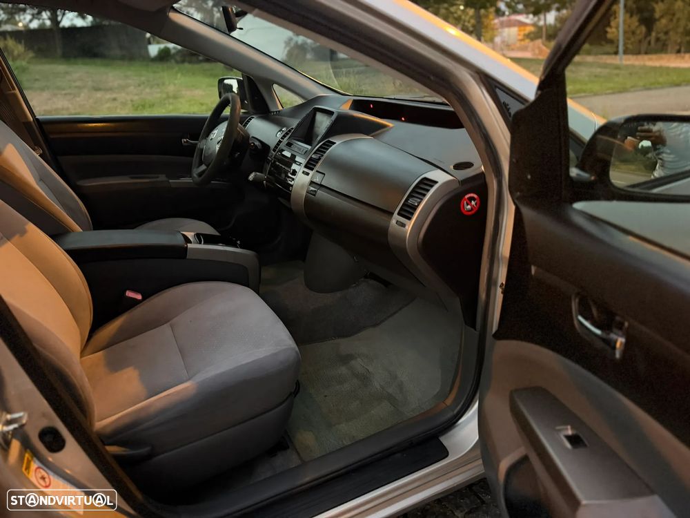 Toyota Prius 1.5 VVT-i HSD Sol - 9