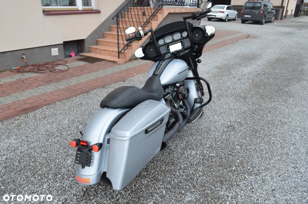 Harley-Davidson Touring Street Glide - 3