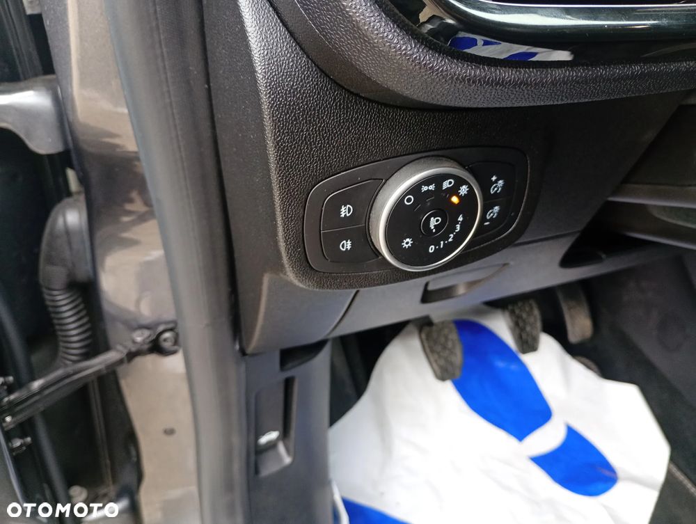 Ford Fiesta 1.0 EcoBoost S&S TITANIUM - 24