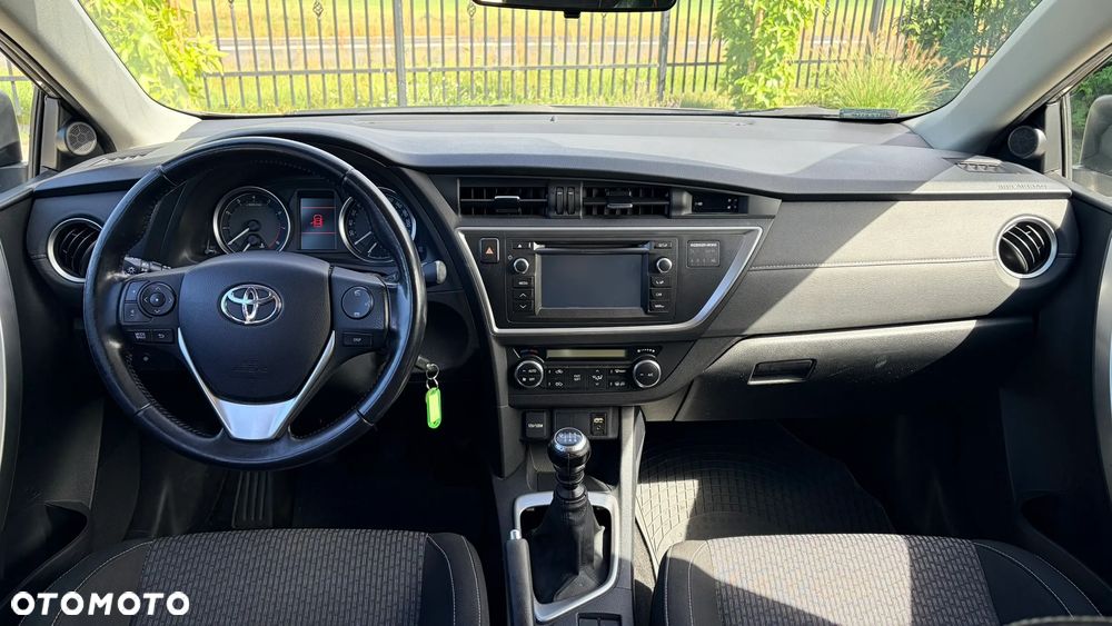 Toyota Auris 1.6 Premium Comfort - 7