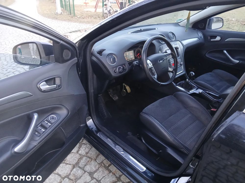 Ford Mondeo 2.5 Titanium - 19