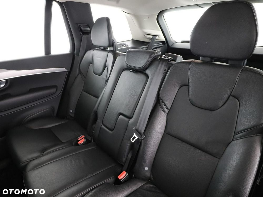 Volvo XC 90 B5 D AWD Momentum Pro - 18