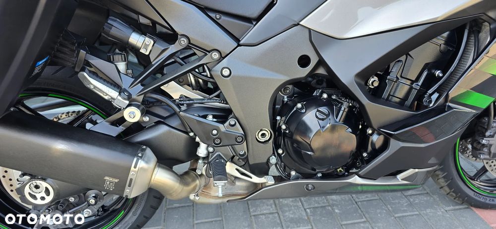 Kawasaki Ninja 1000 SX - 13