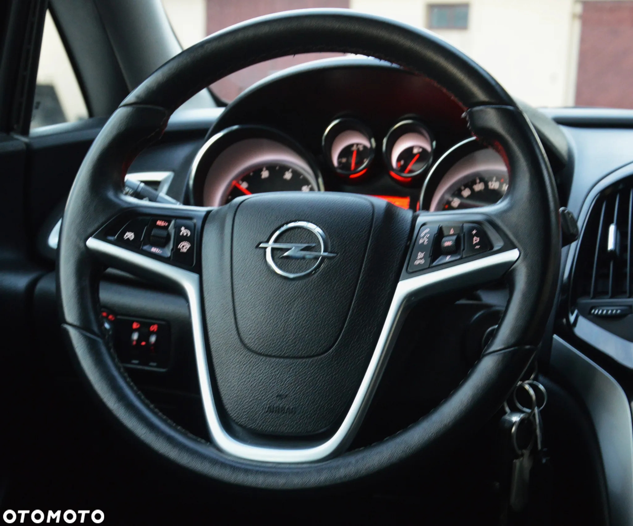 Opel Astra IV 1.6 CDTI Cosmo - 24