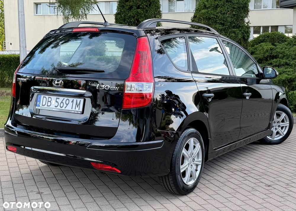Hyundai i30 i30cw 1.4 UEFA EURO 2012 Edition - 4