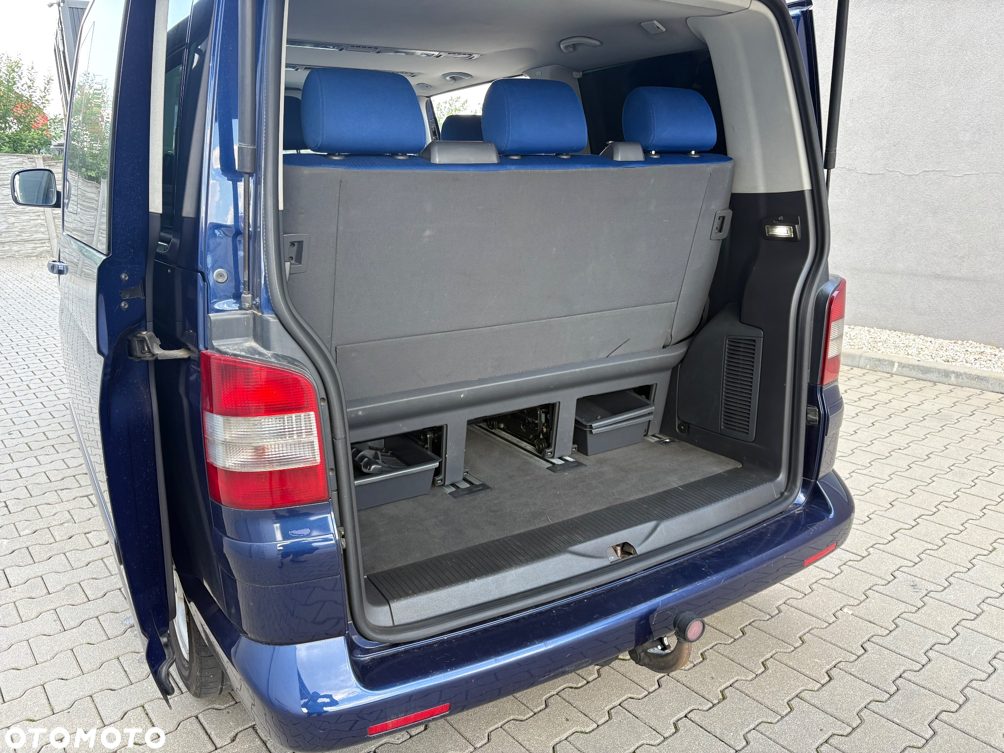 Volkswagen Multivan - 7