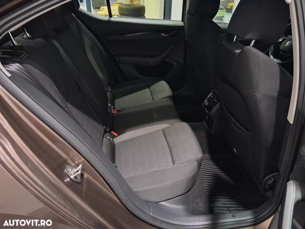 Skoda Octavia 2.0 TDI Ambition - 38