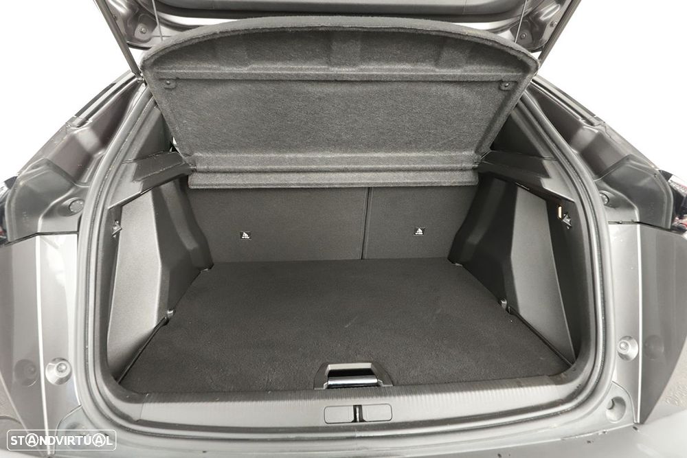 Peugeot 2008 1.2 PureTech Allure - 24