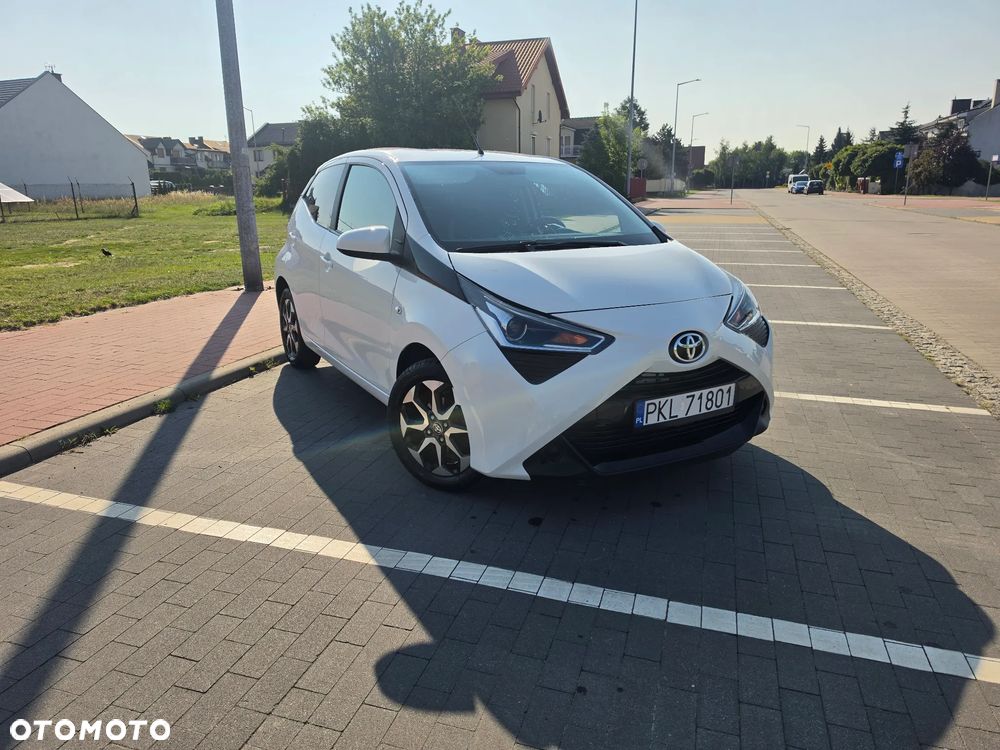 Toyota Aygo x-play - 1