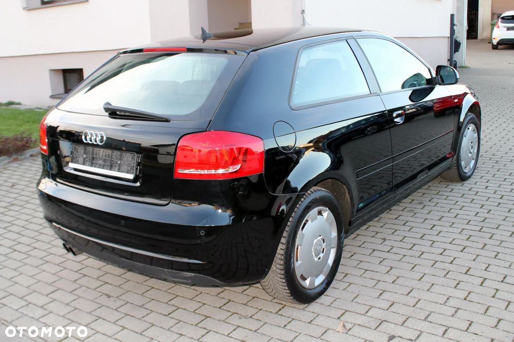 Audi A3 Sportback 2.0 TDI DPF Attraction - 5