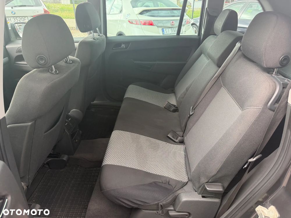 Opel Zafira - 10