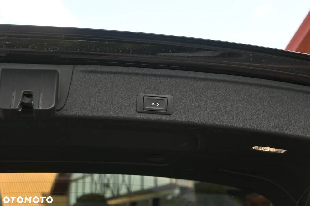 Audi A4 Avant 2.0 TDI ultra S tronic sport - 23
