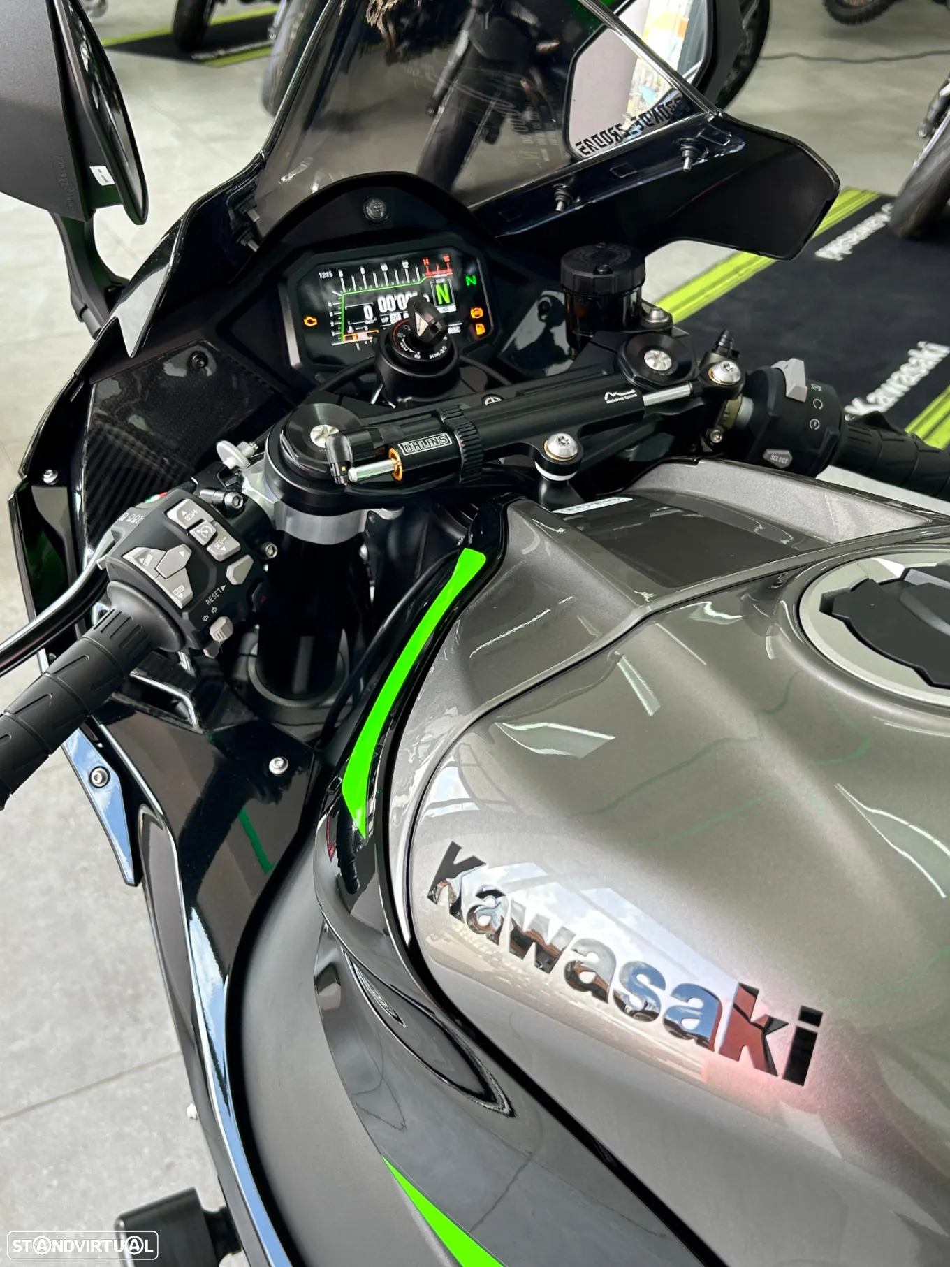 Kawasaki Ninja ZX-R - 11