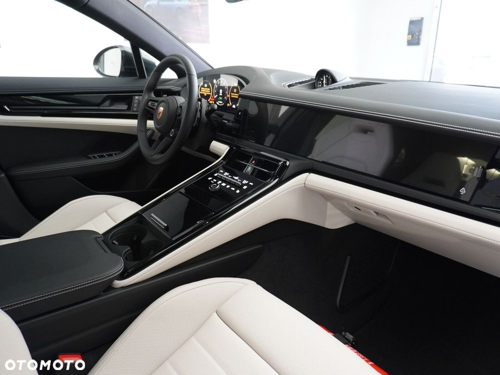 Porsche Panamera 4S E-Hybrid PHEV - 33