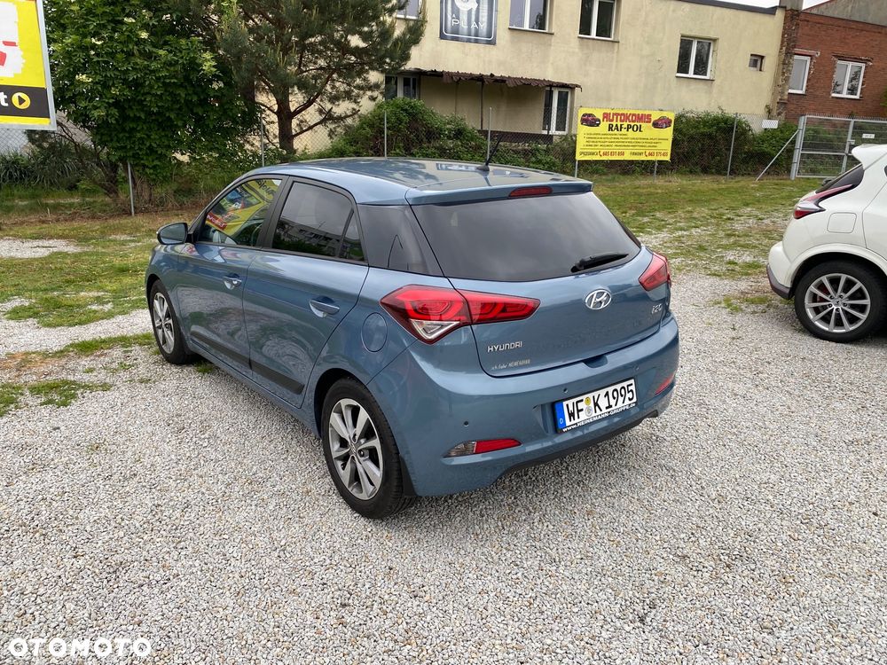 Hyundai i20 1.4 YES Gold - 10