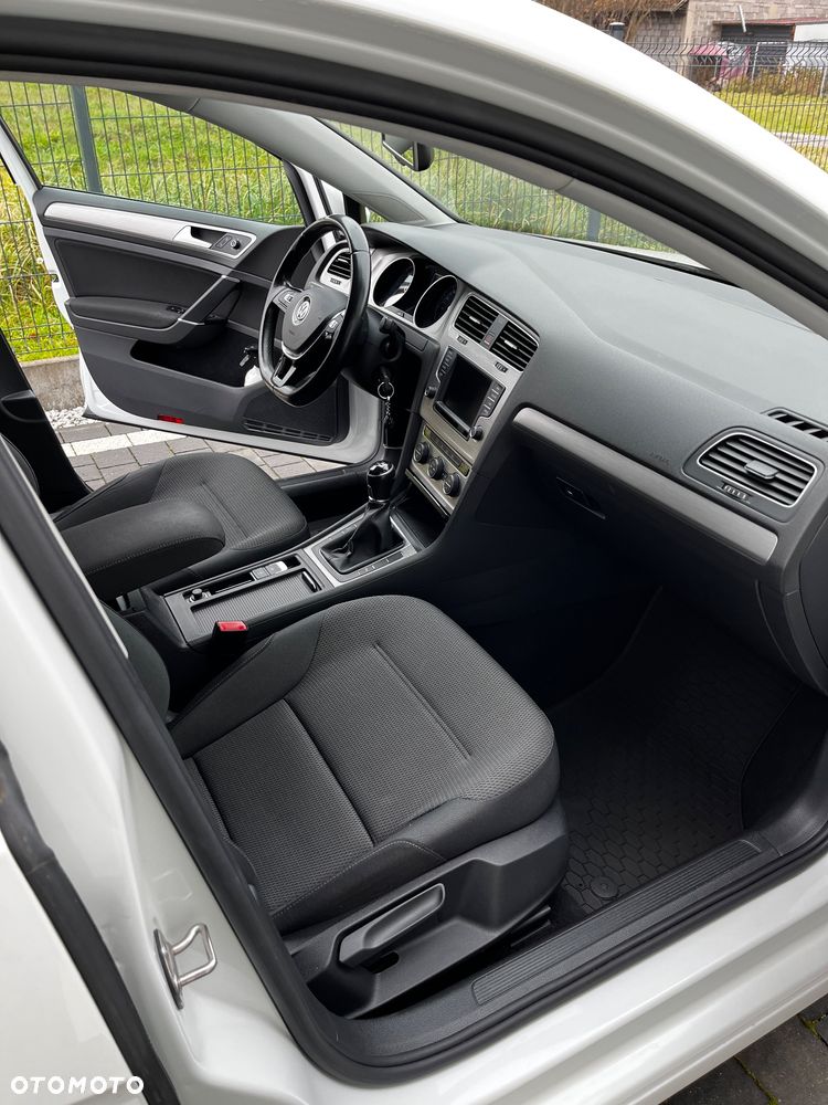 Volkswagen Golf 1.6 TDI BlueMotion Comfortline - 12
