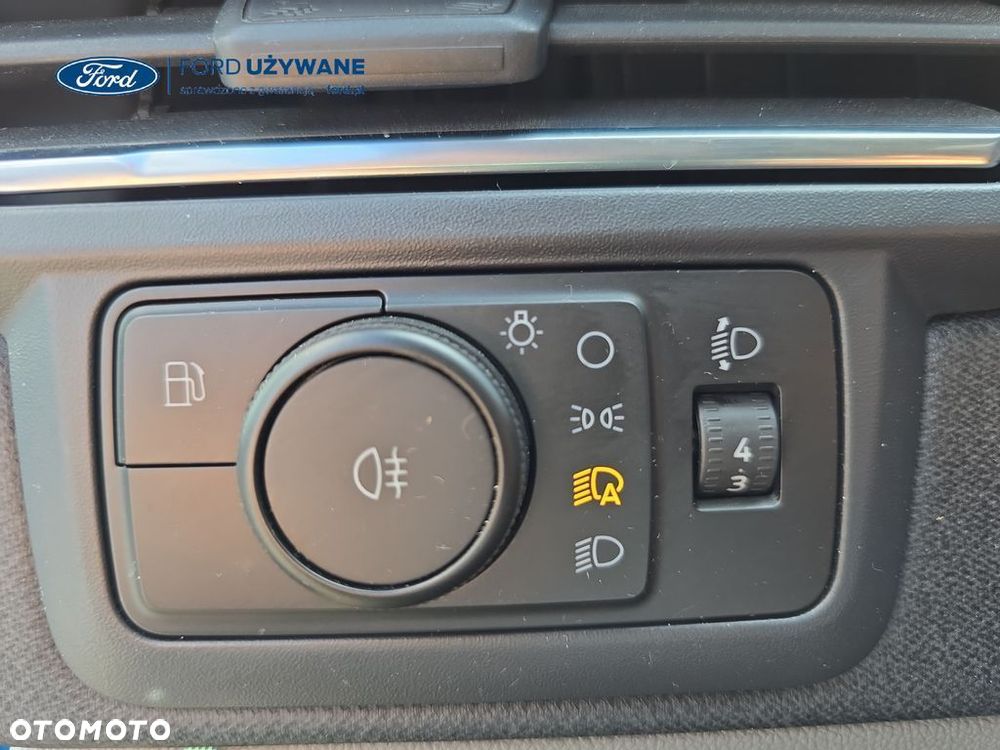 Ford Tourneo Custom - 22