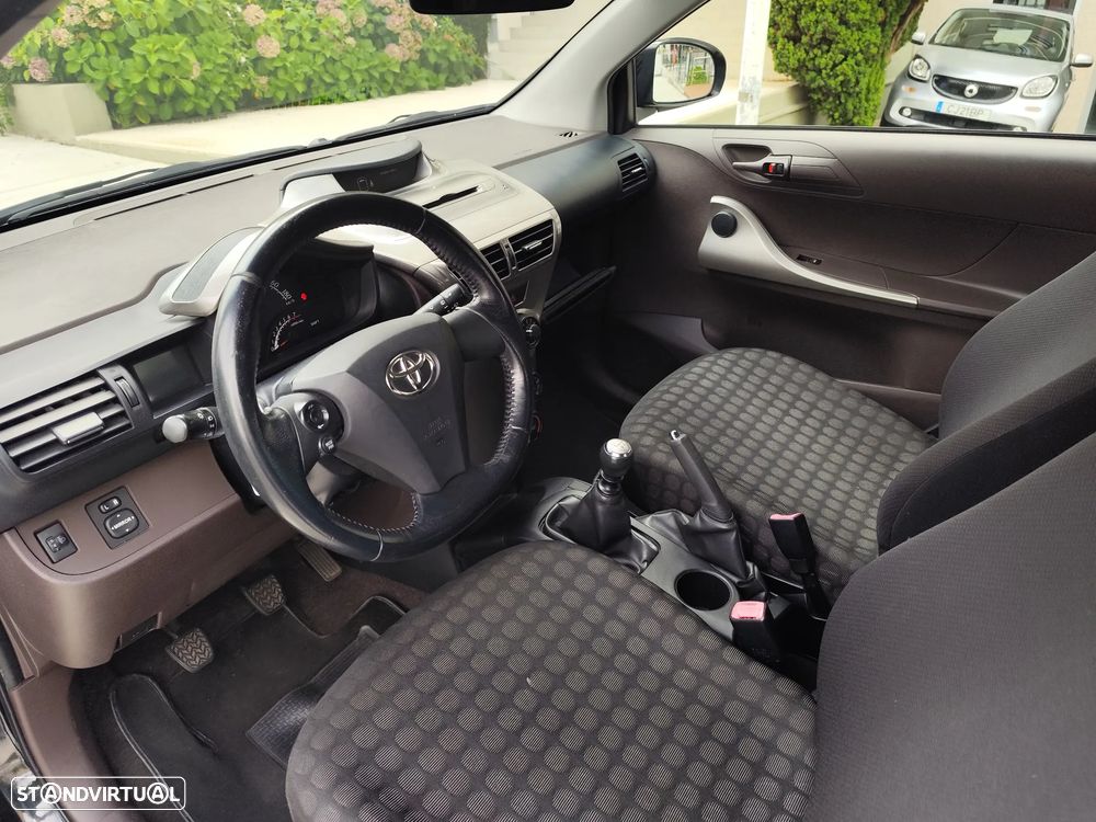 Toyota iQ 1.0 VVT-i - 4