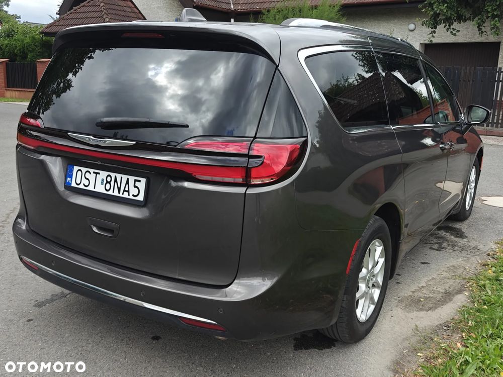 Chrysler Pacifica - 5