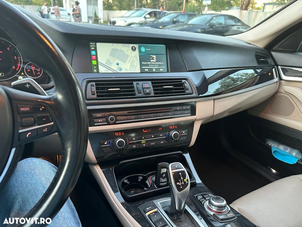 BMW Seria 5 525d xDrive Touring - 11