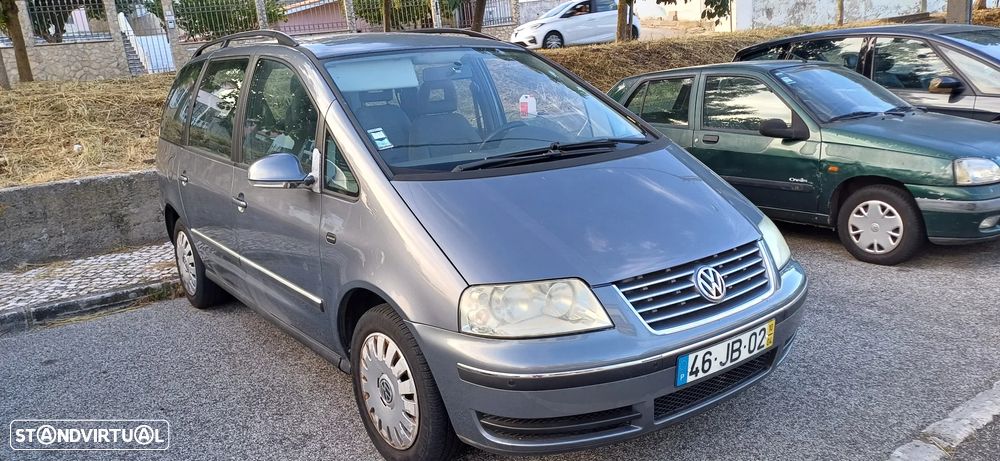 VW Sharan 2.0 TDI Confortline - 2