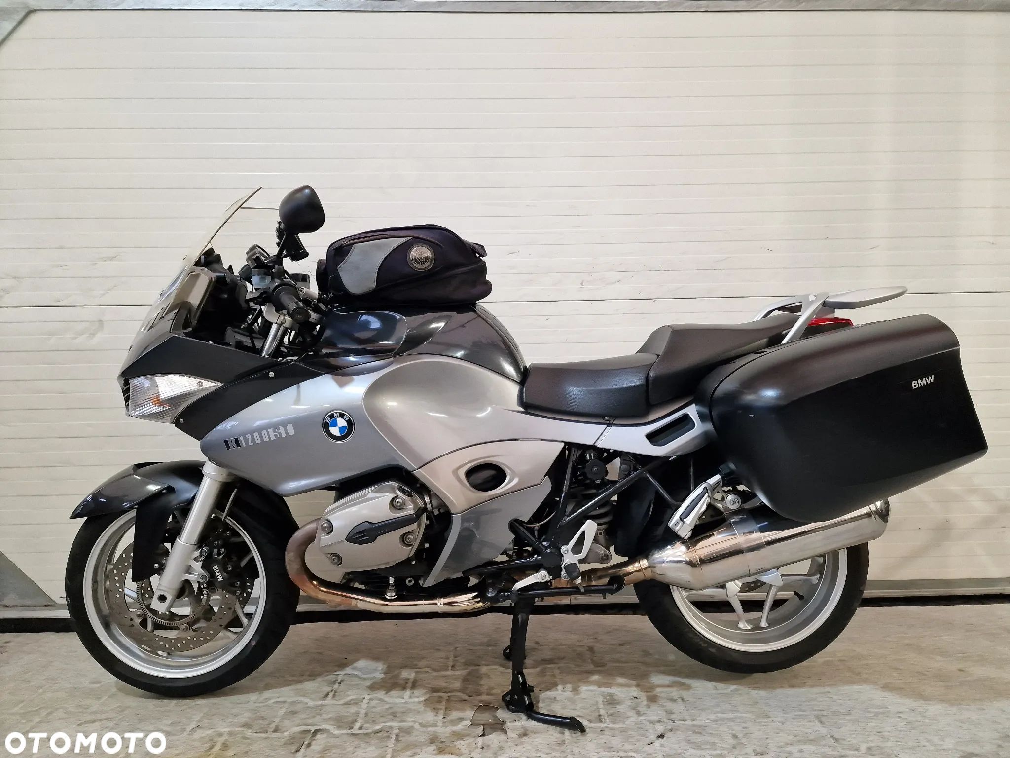 BMW R - 1