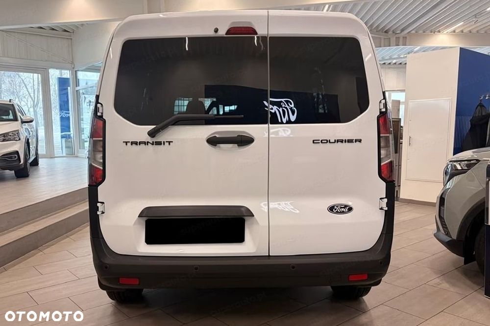 Ford Transit Courier - 8