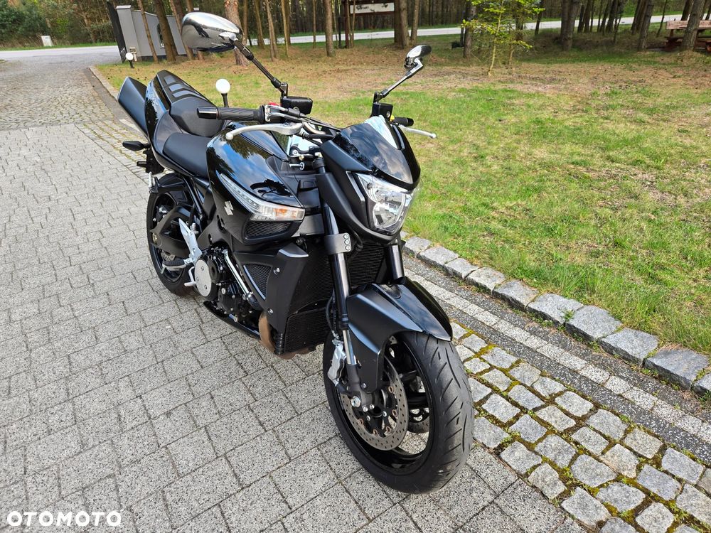 Suzuki GSX - 9