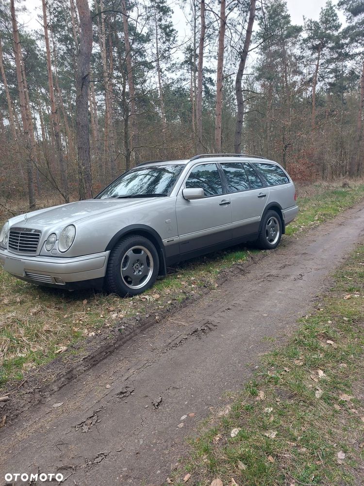 Mercedes-Benz Klasa E 320 T 4 Matic Avantgarde - 3