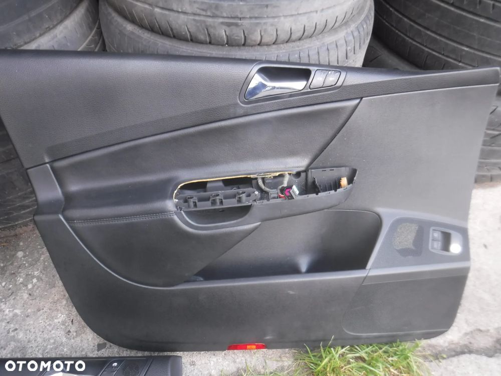 Vw Passat B6 sedan boczki tapicerki drzwi przod tyl lewa prawa skorzane skory kpl  EUROPA skora skorzane - 3