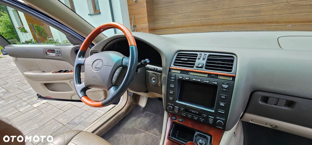 Lexus LS - 28