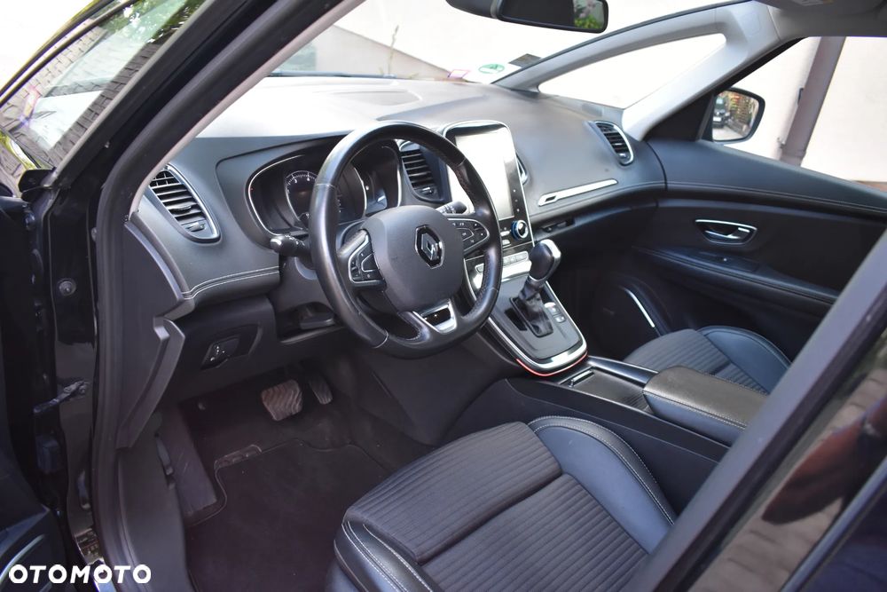 Renault Grand Scenic - 36