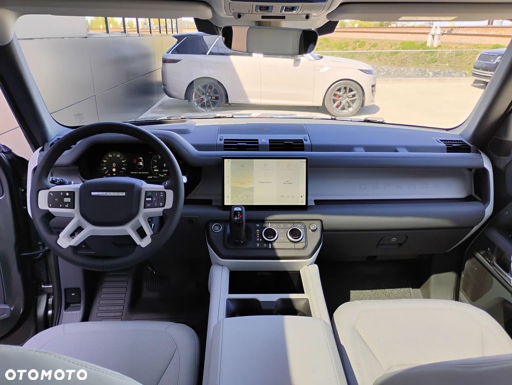 Land Rover Defender 110 2.0 P300 X-Dynamic SE - 11