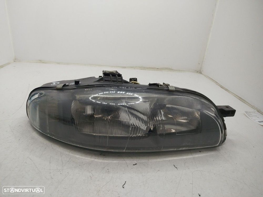 Farol/ Otica Dianteiro Dto Fiat Brava (182_) - 2