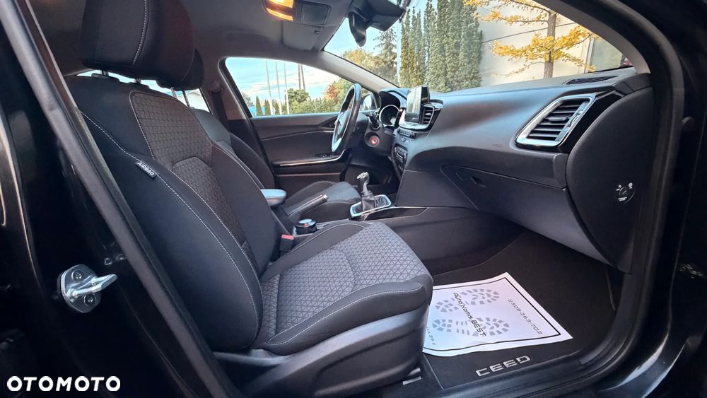 Kia Ceed - 7