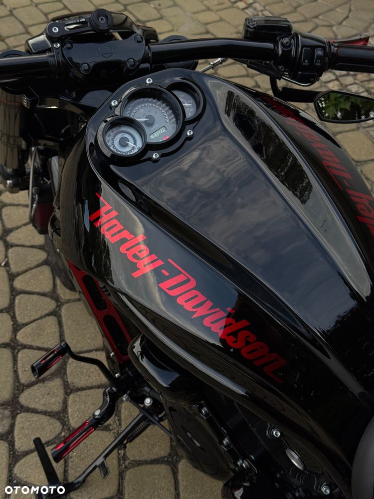 Harley-Davidson V-Rod Muscle - 10